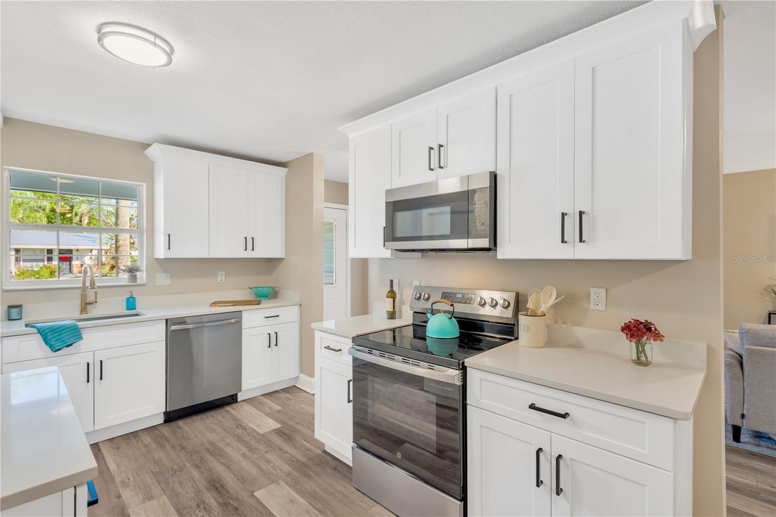 Image 3 of 24 For 14814 Iris Avenue