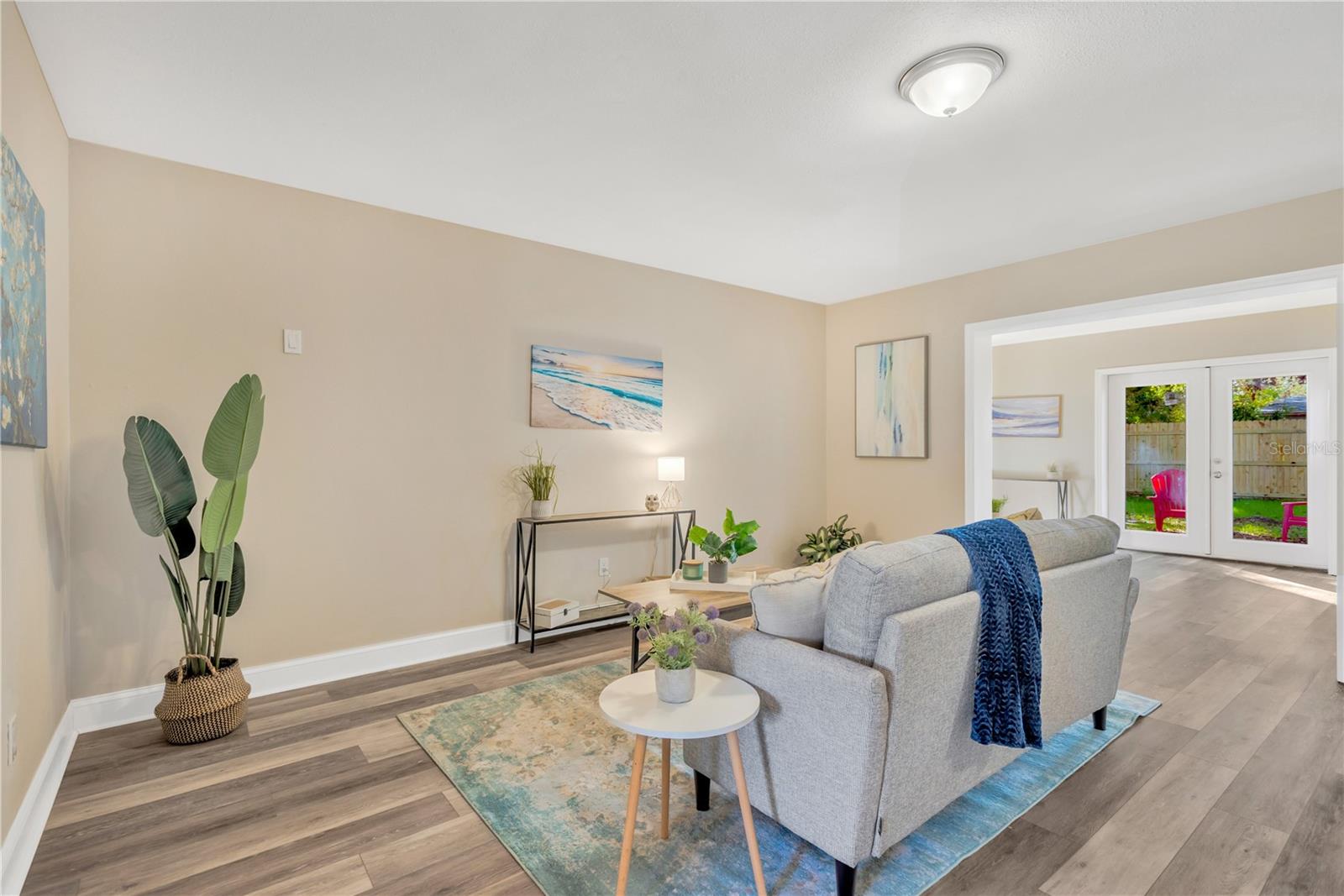 Image 5 of 24 For 14814 Iris Avenue