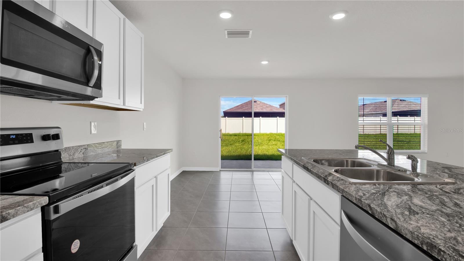 Image 20 of 40 For 16632 Windmill Forge Pass