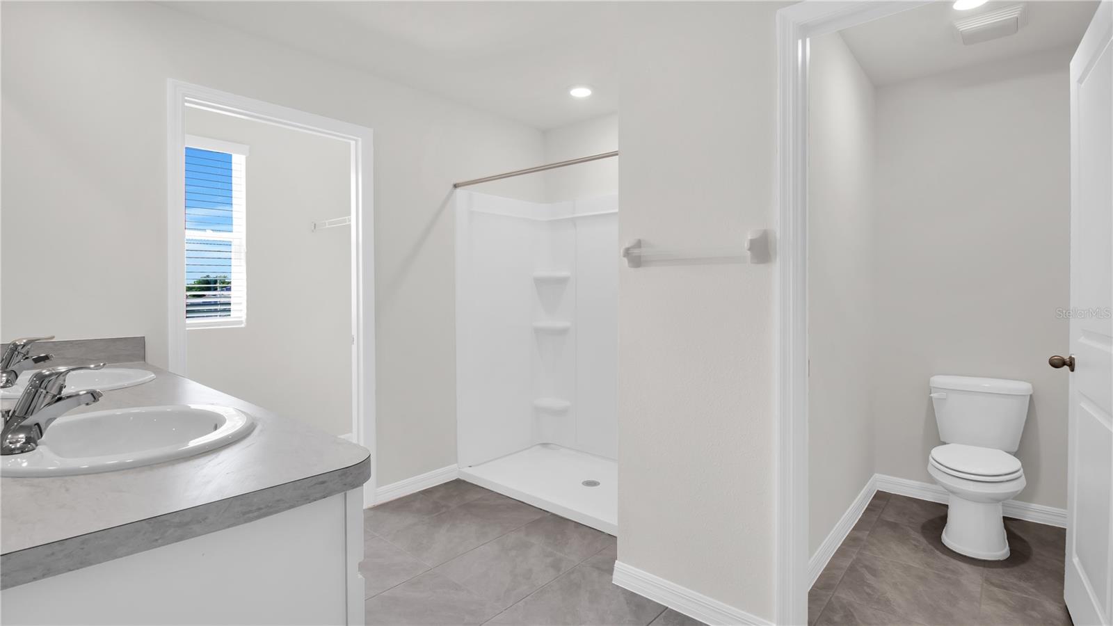 Image 34 of 40 For 16632 Windmill Forge Pass