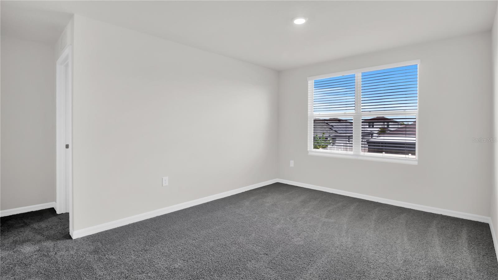 Image 36 of 40 For 16632 Windmill Forge Pass