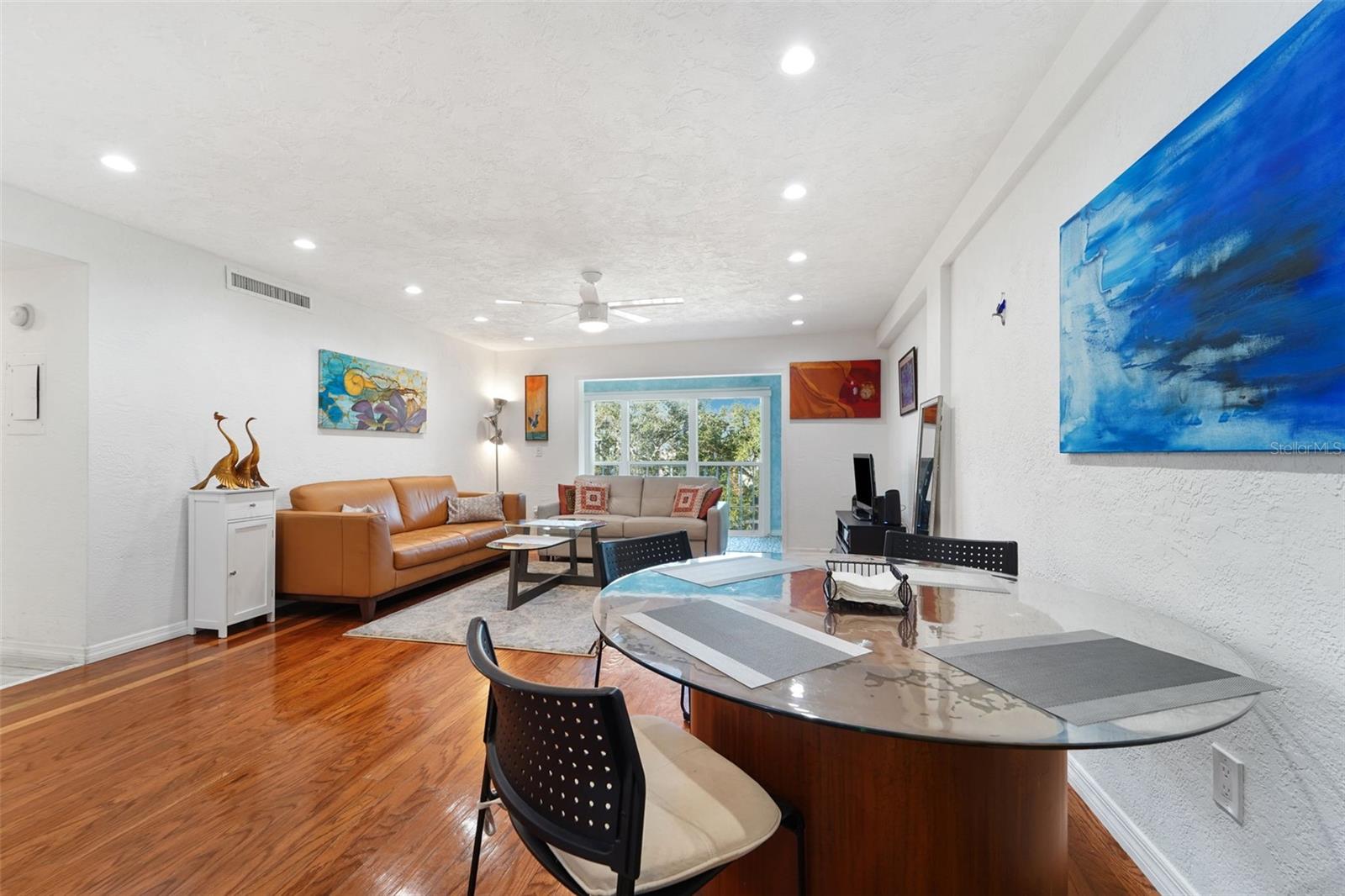 Image 10 of 27 For 4681 1st Street Ne 301