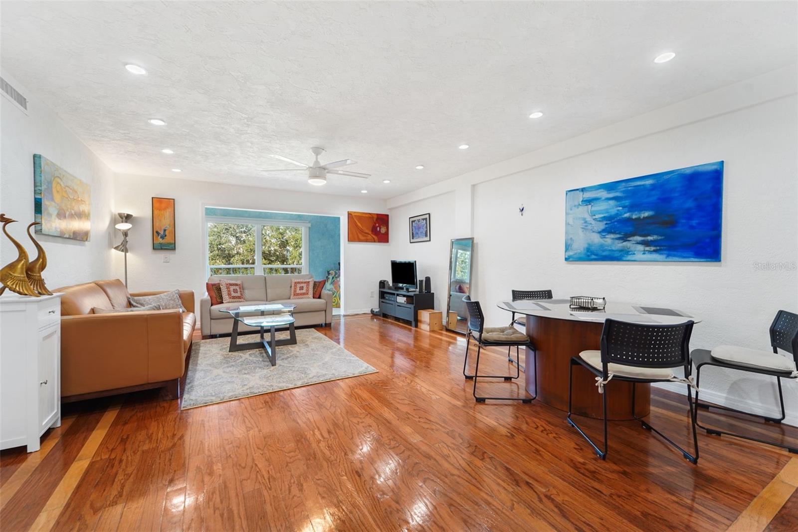 Image 11 of 27 For 4681 1st Street Ne 301