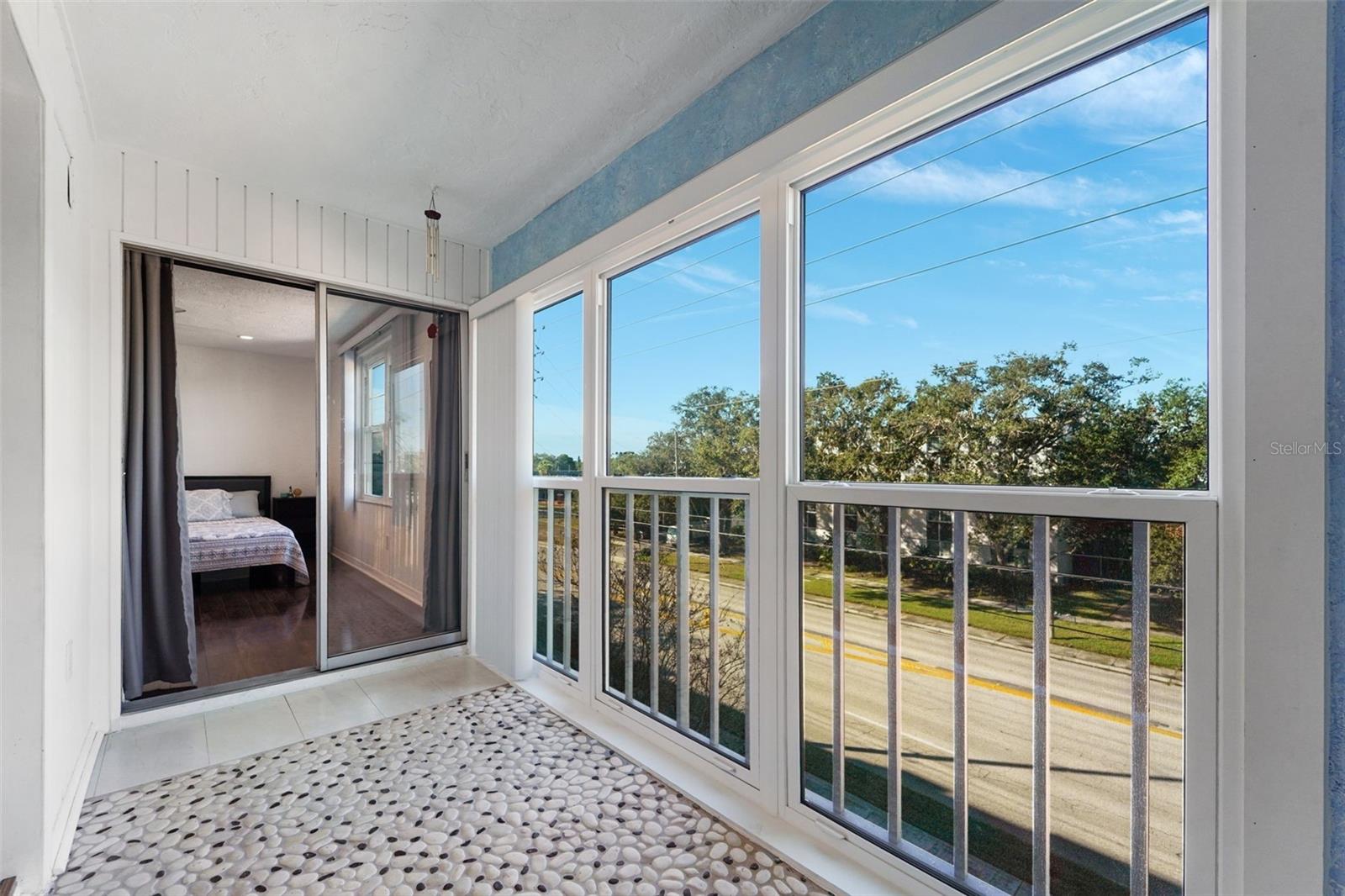 Image 16 of 27 For 4681 1st Street Ne 301