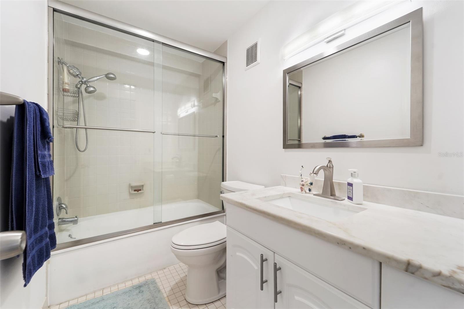 Image 18 of 27 For 4681 1st Street Ne 301