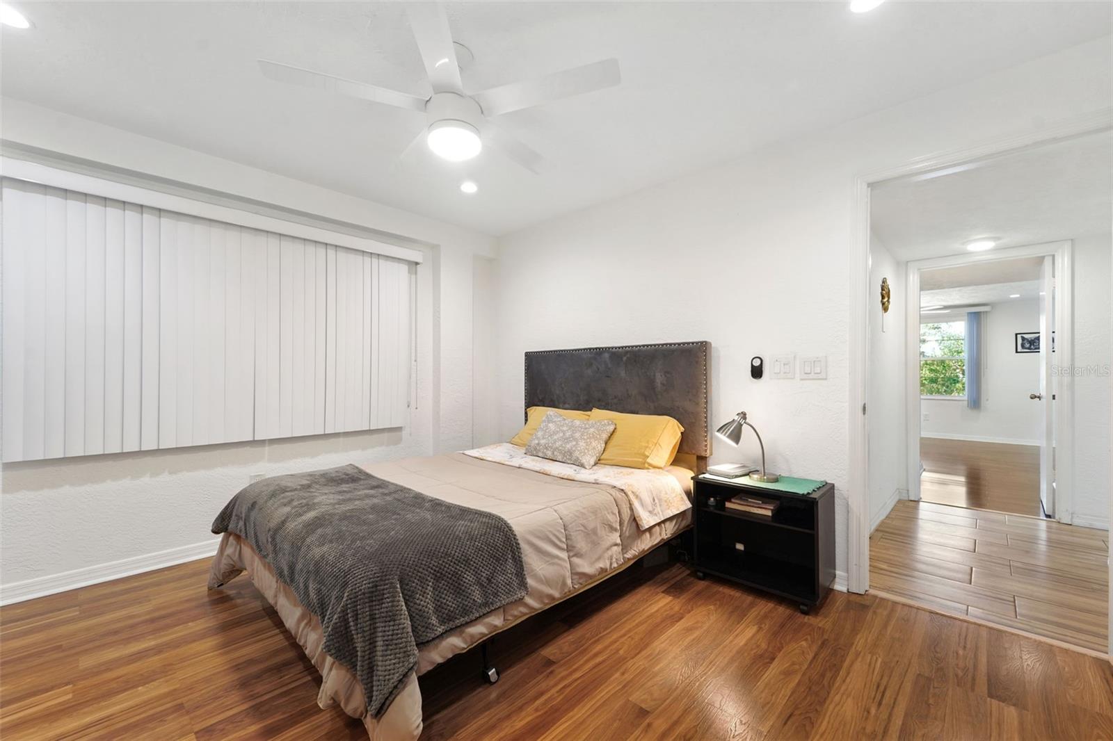 Image 20 of 27 For 4681 1st Street Ne 301