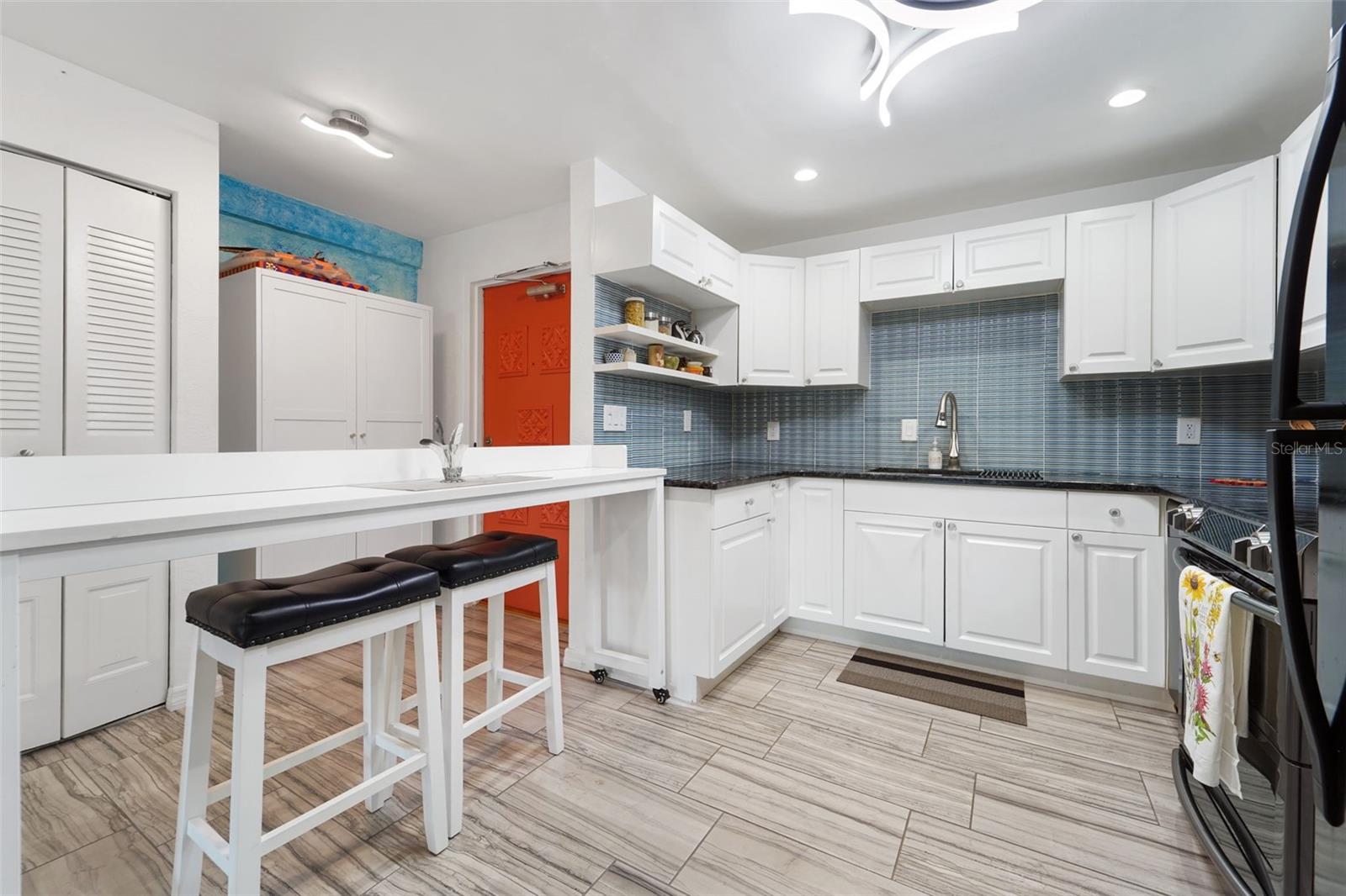 Image 5 of 27 For 4681 1st Street Ne 301