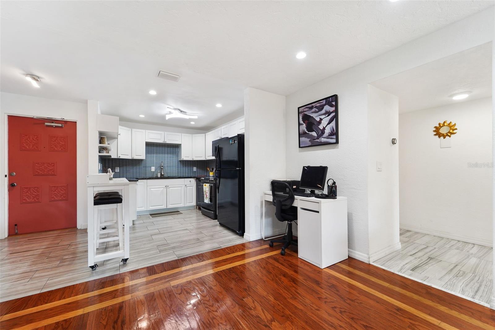 Image 8 of 27 For 4681 1st Street Ne 301