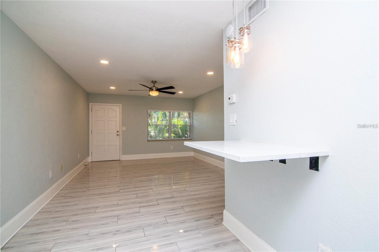 Image 5 of 11 For 208 Danube Avenue 204