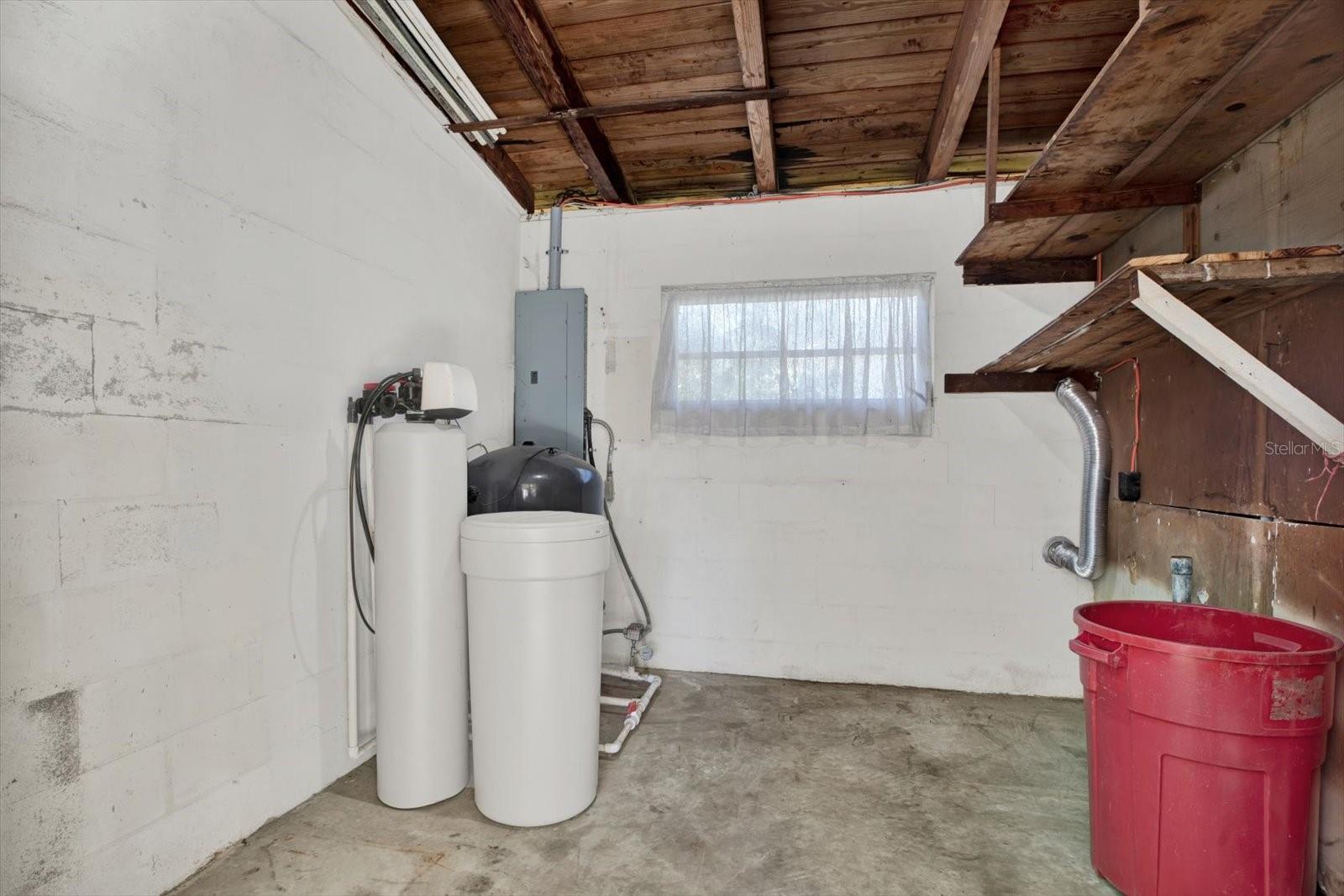 Image 26 of 33 For 121 Siobhan Avenue