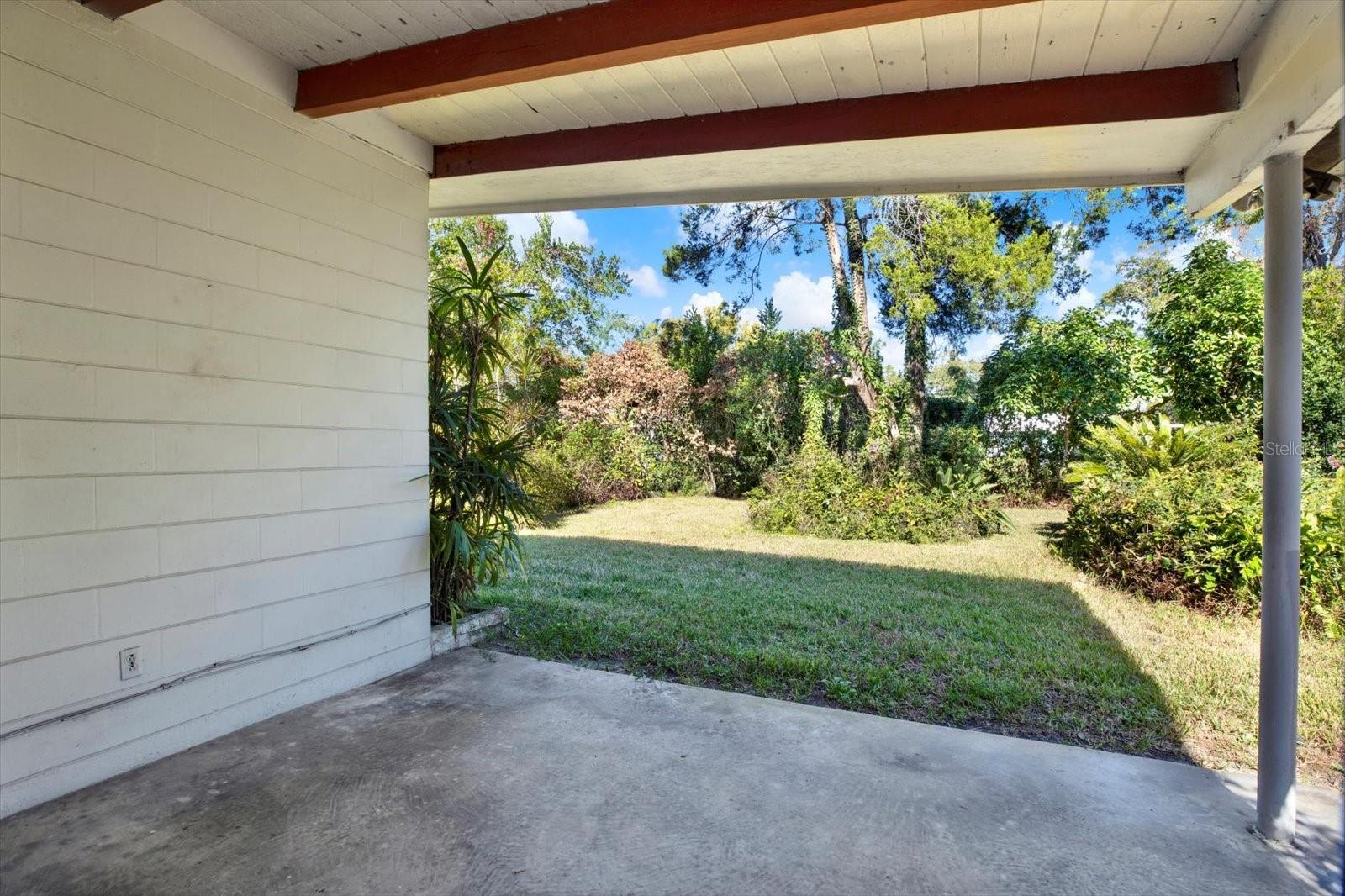 Image 28 of 33 For 121 Siobhan Avenue