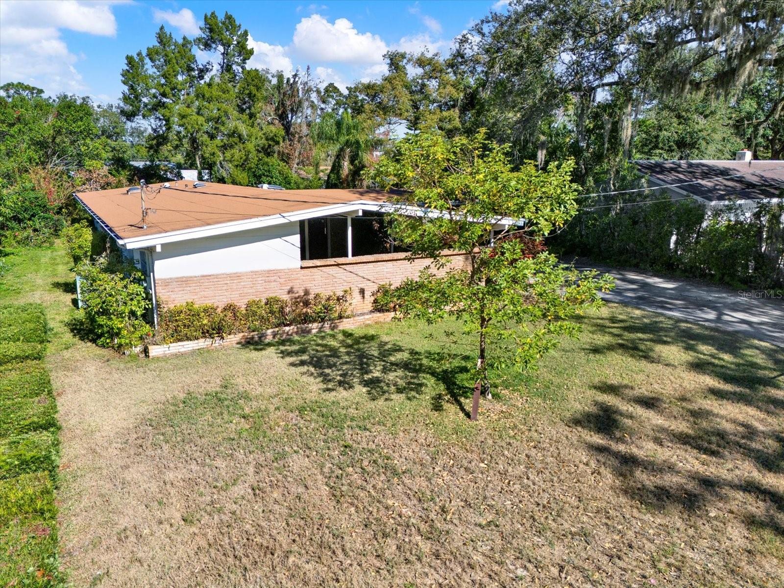 Image 30 of 33 For 121 Siobhan Avenue