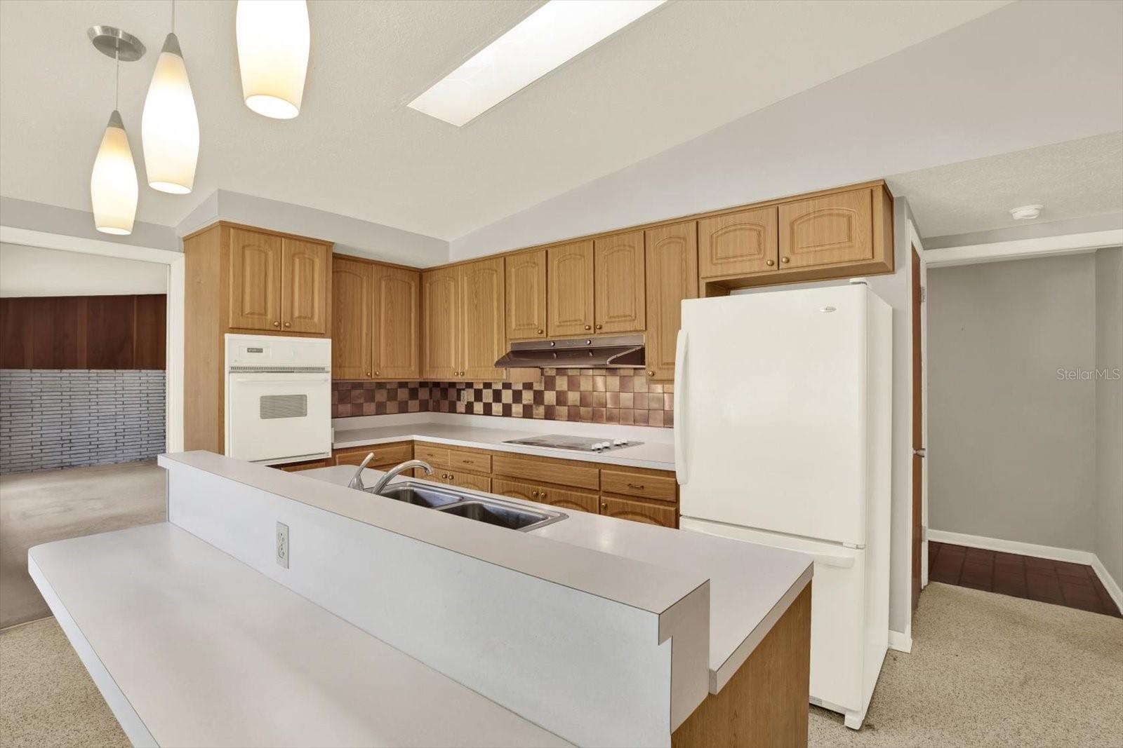 Image 7 of 33 For 121 Siobhan Avenue