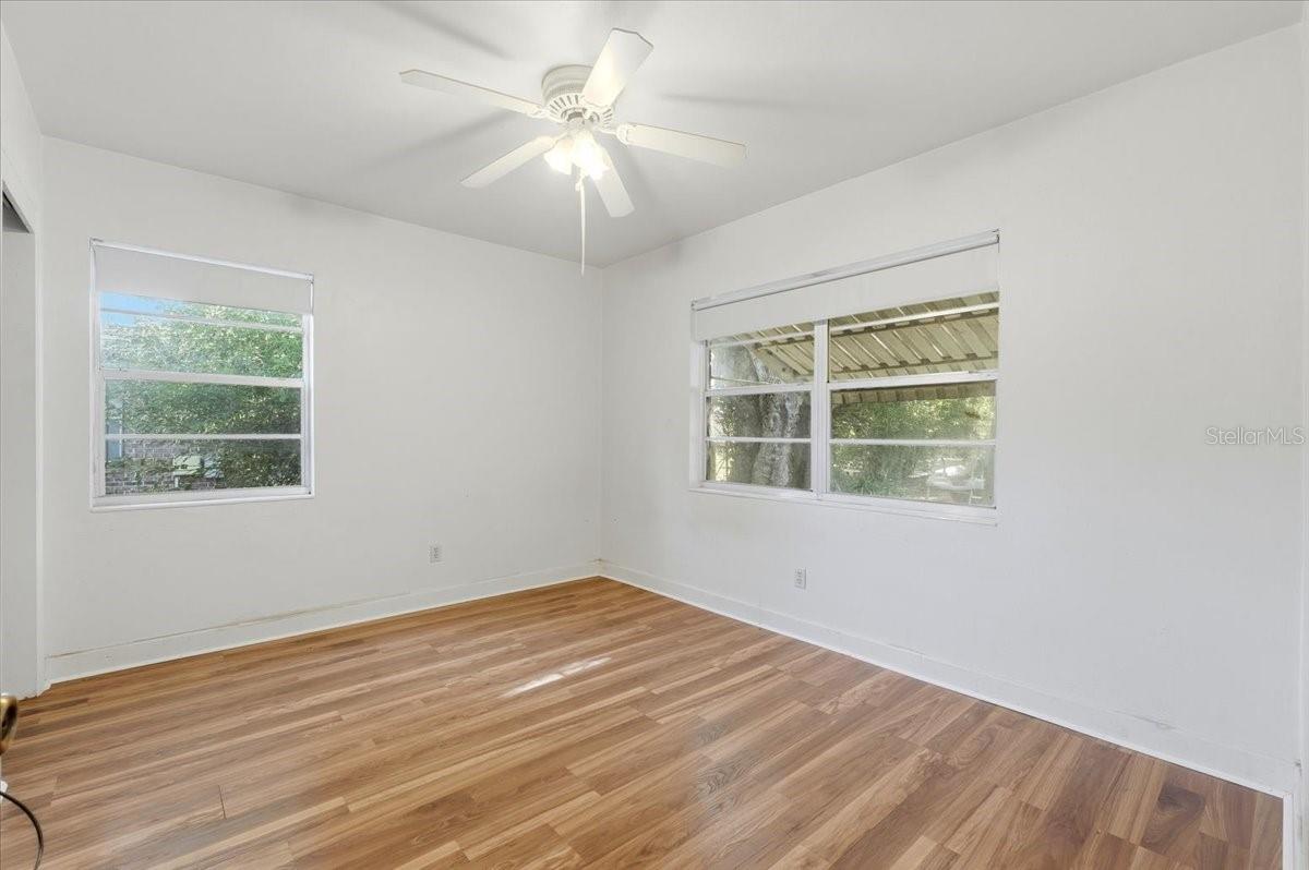 Image 16 of 46 For 2218 Avenue B Sw