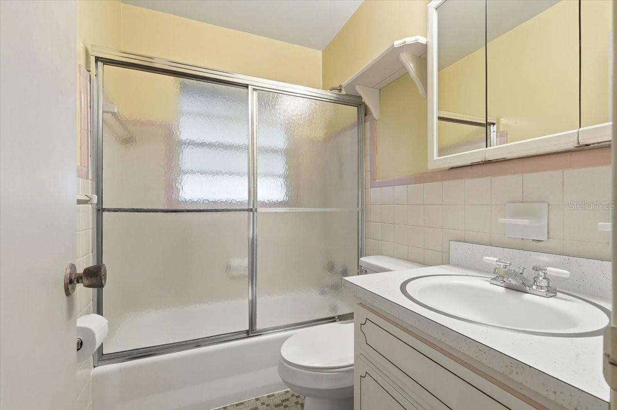 Image 19 of 46 For 2218 Avenue B Sw