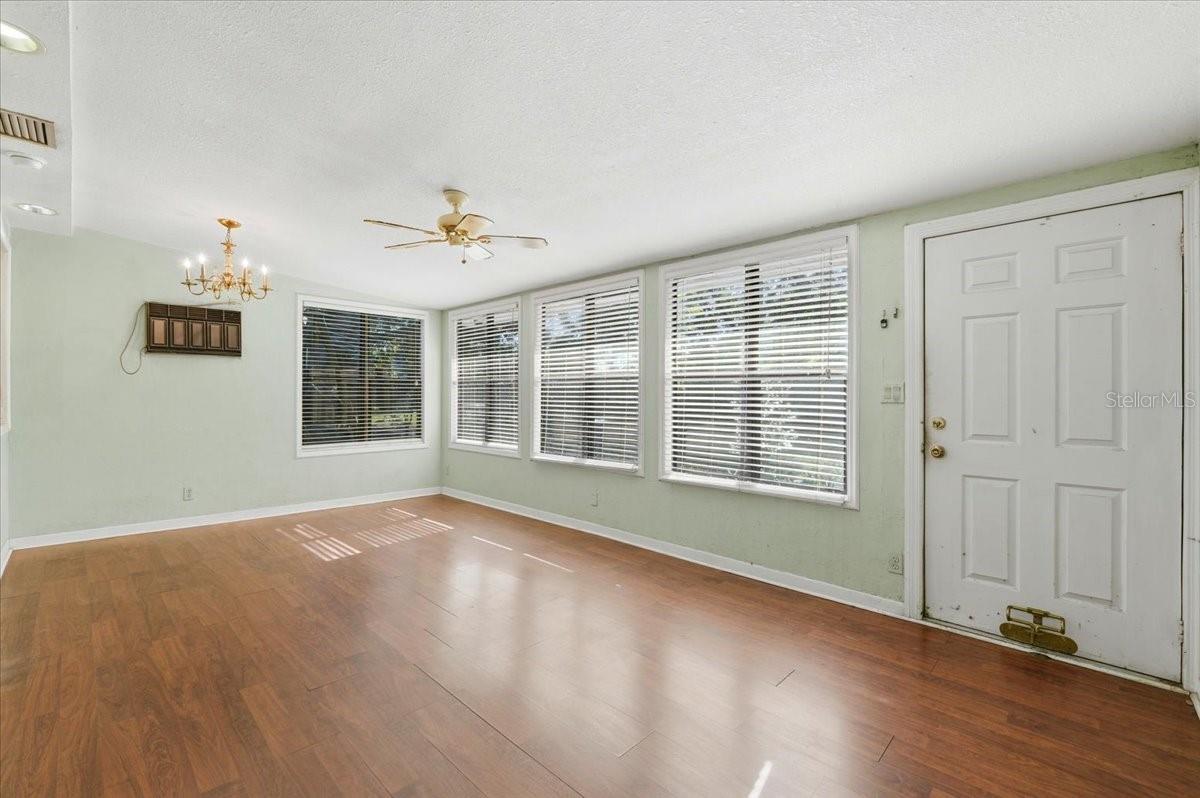 Image 21 of 46 For 2218 Avenue B Sw