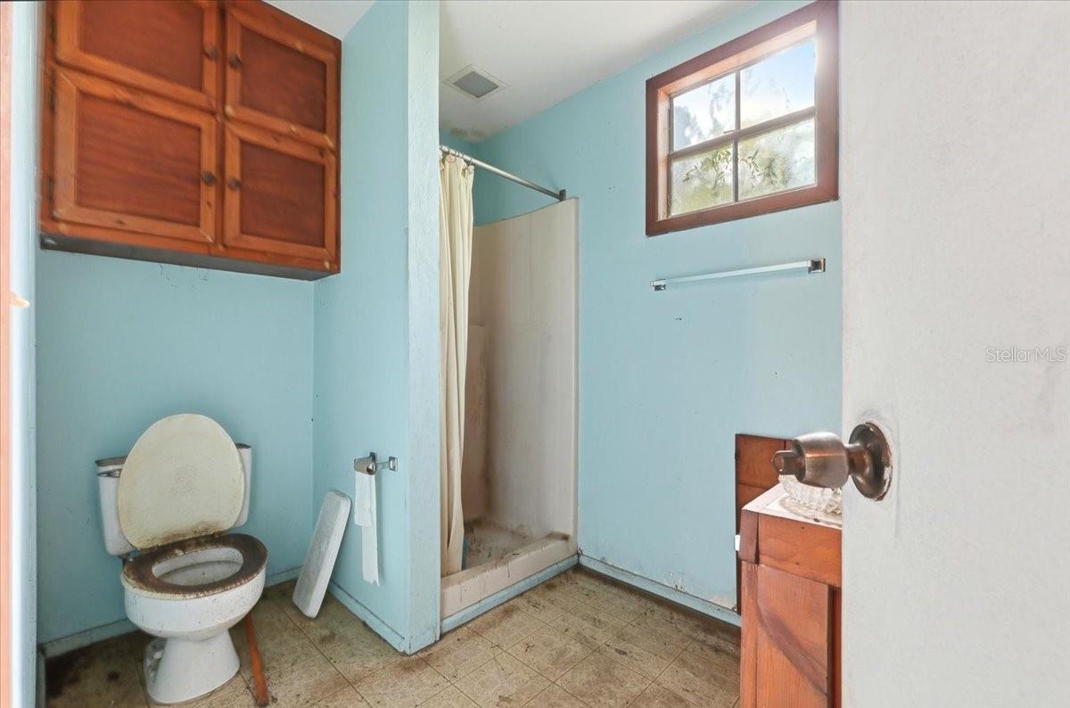 Image 30 of 46 For 2218 Avenue B Sw