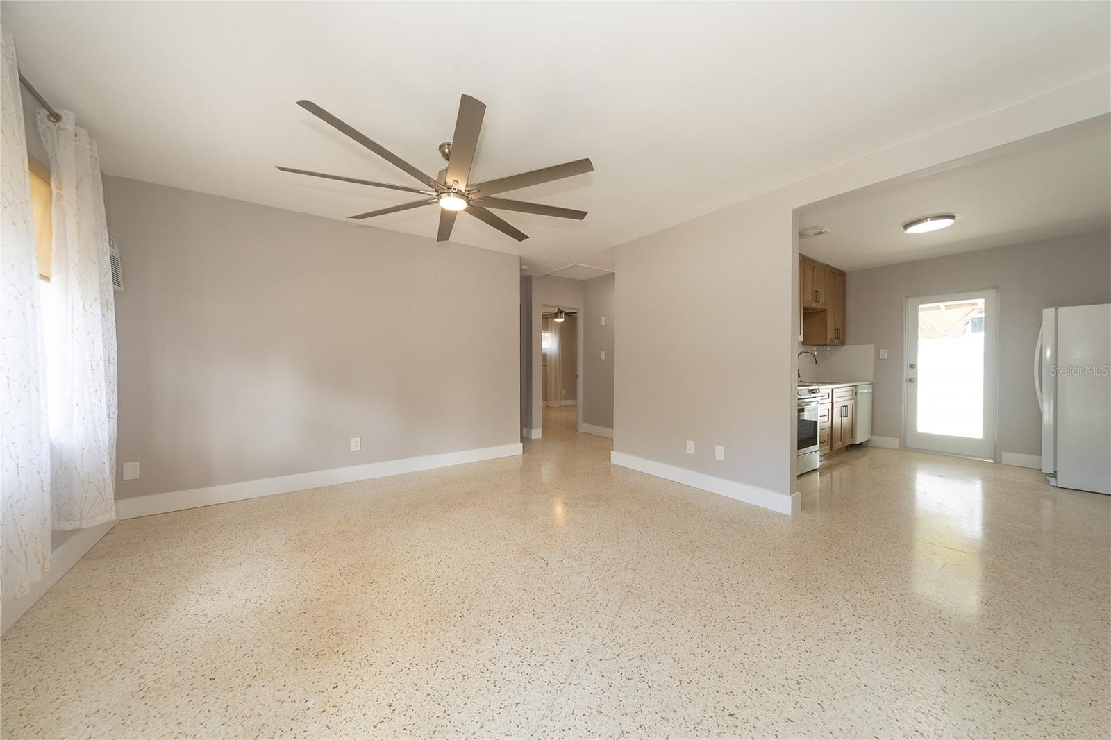 Image 3 of 24 For 2000 1st Street Se