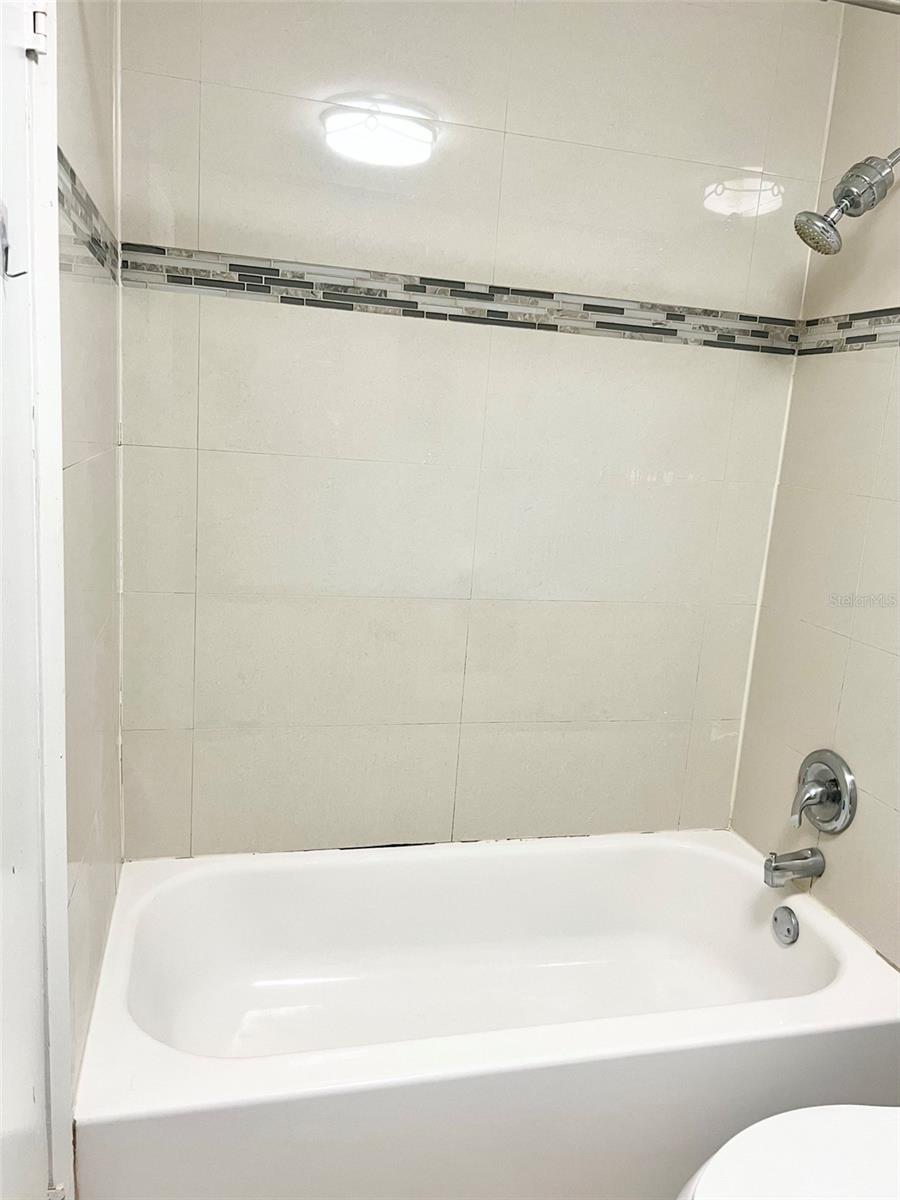 Image 15 of 23 For 11709 Raintree Village Boulevard C