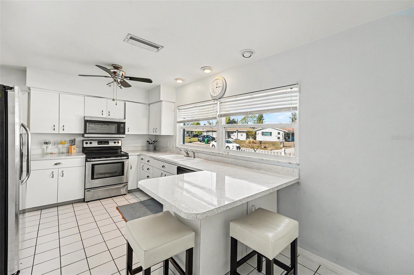 Listing photo id 7 for 2111 Timber Lane