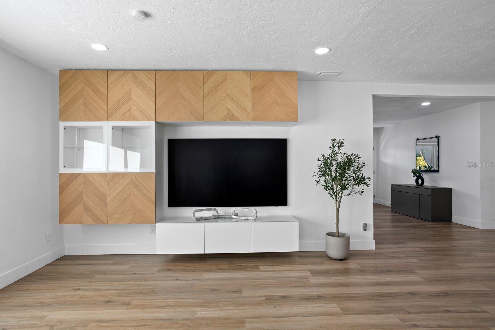 Image 13 of 47 For 208 Ward Street