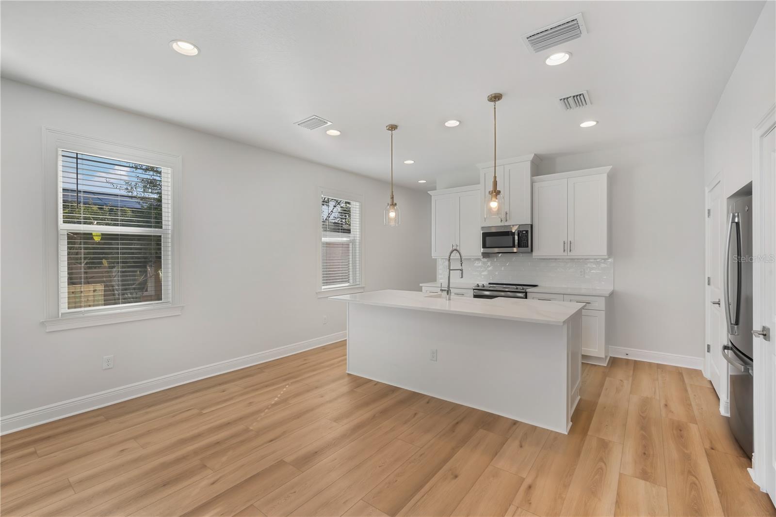 Image 10 of 22 For 2409 Fig Street 1