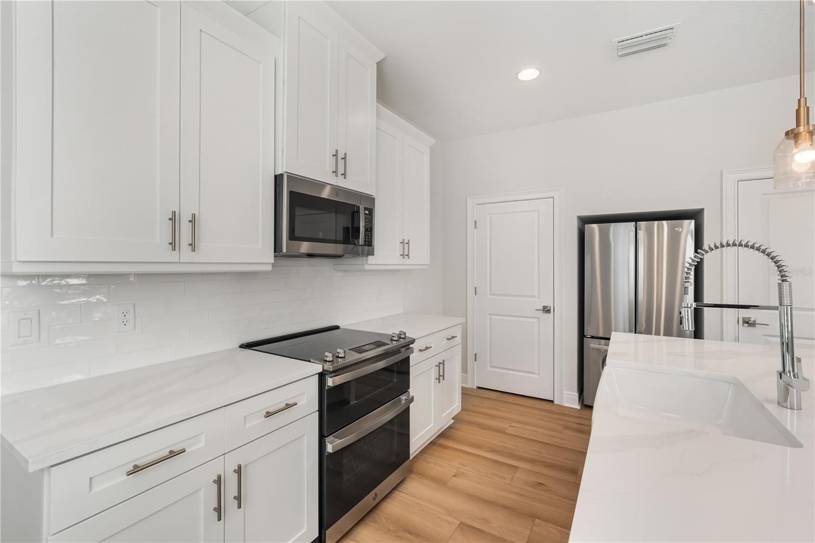 Image 8 of 22 For 2409 Fig Street 1