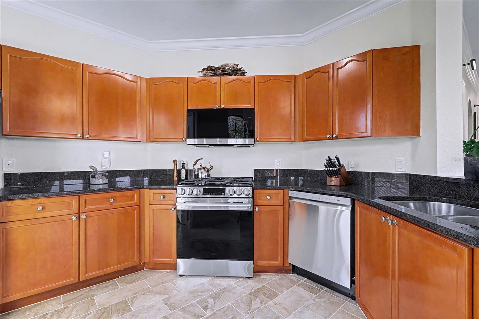 Image 14 of 56 For 2730 Via Tivoli  334b