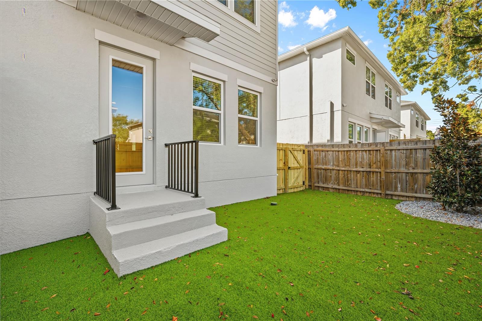 Image 20 of 22 For 2409 Fig Street 2