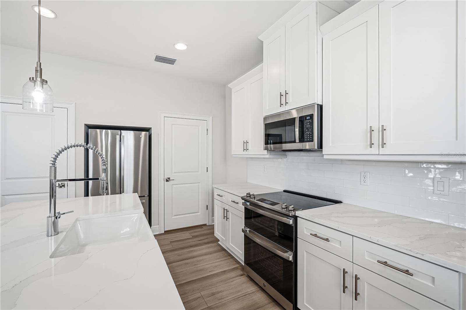 Image 8 of 22 For 2409 Fig Street 2