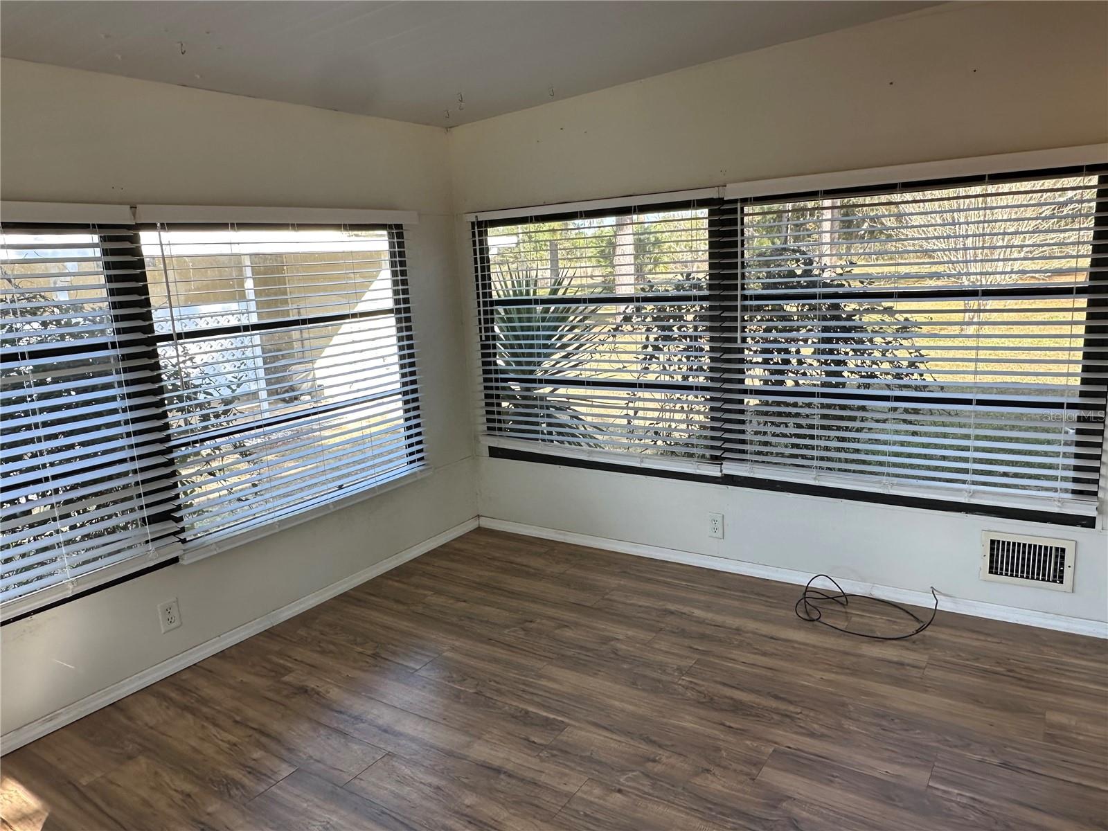 Image 13 of 25 For 2465 Putter Road 1368