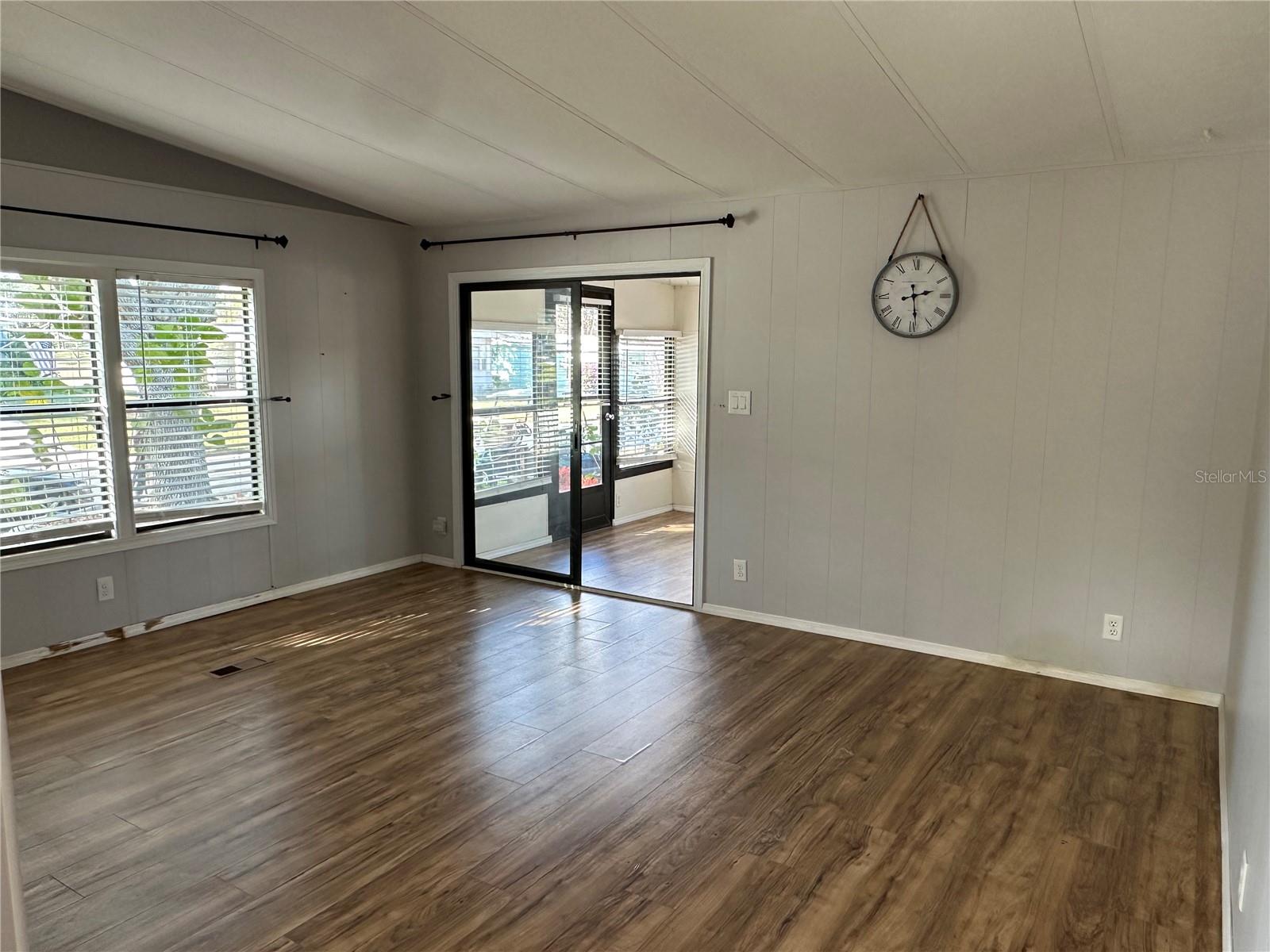 Image 4 of 25 For 2465 Putter Road 1368