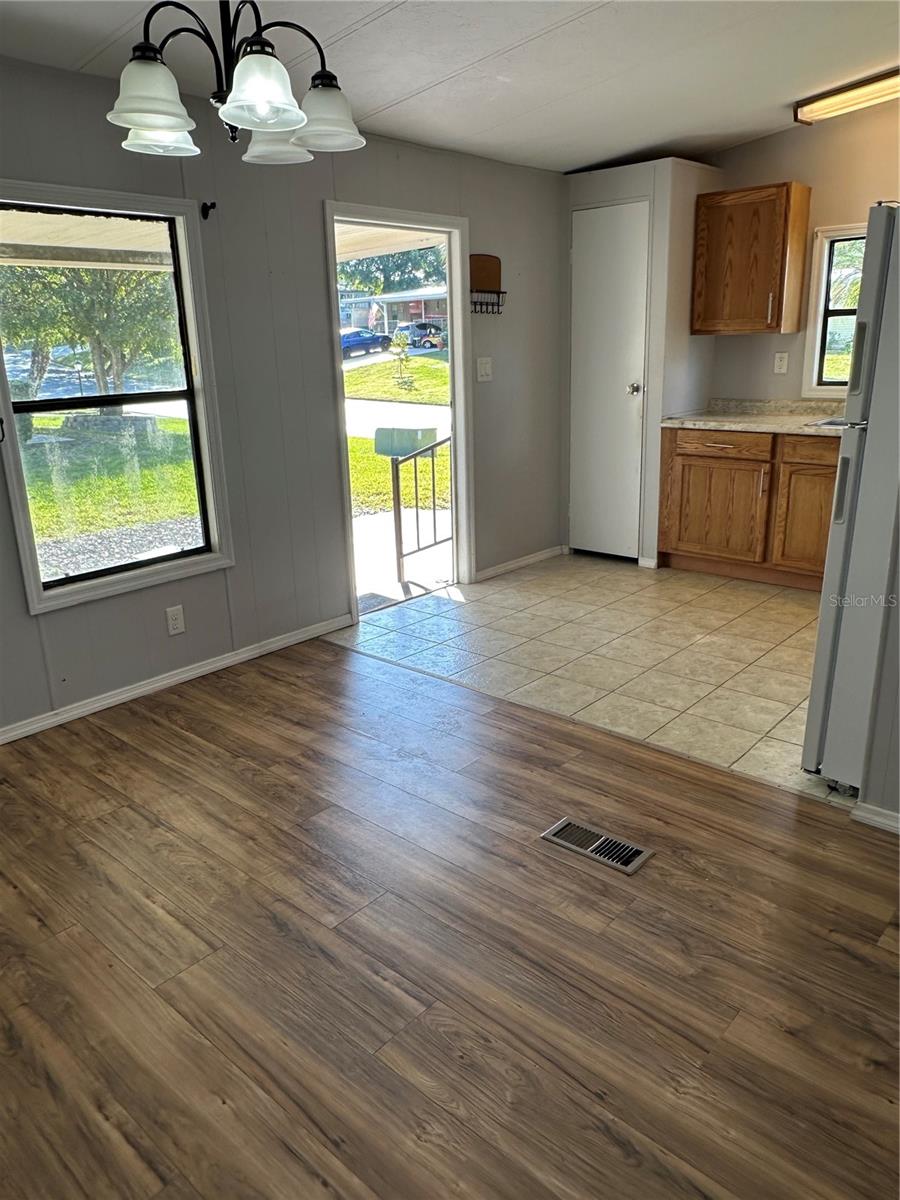 Image 6 of 25 For 2465 Putter Road 1368