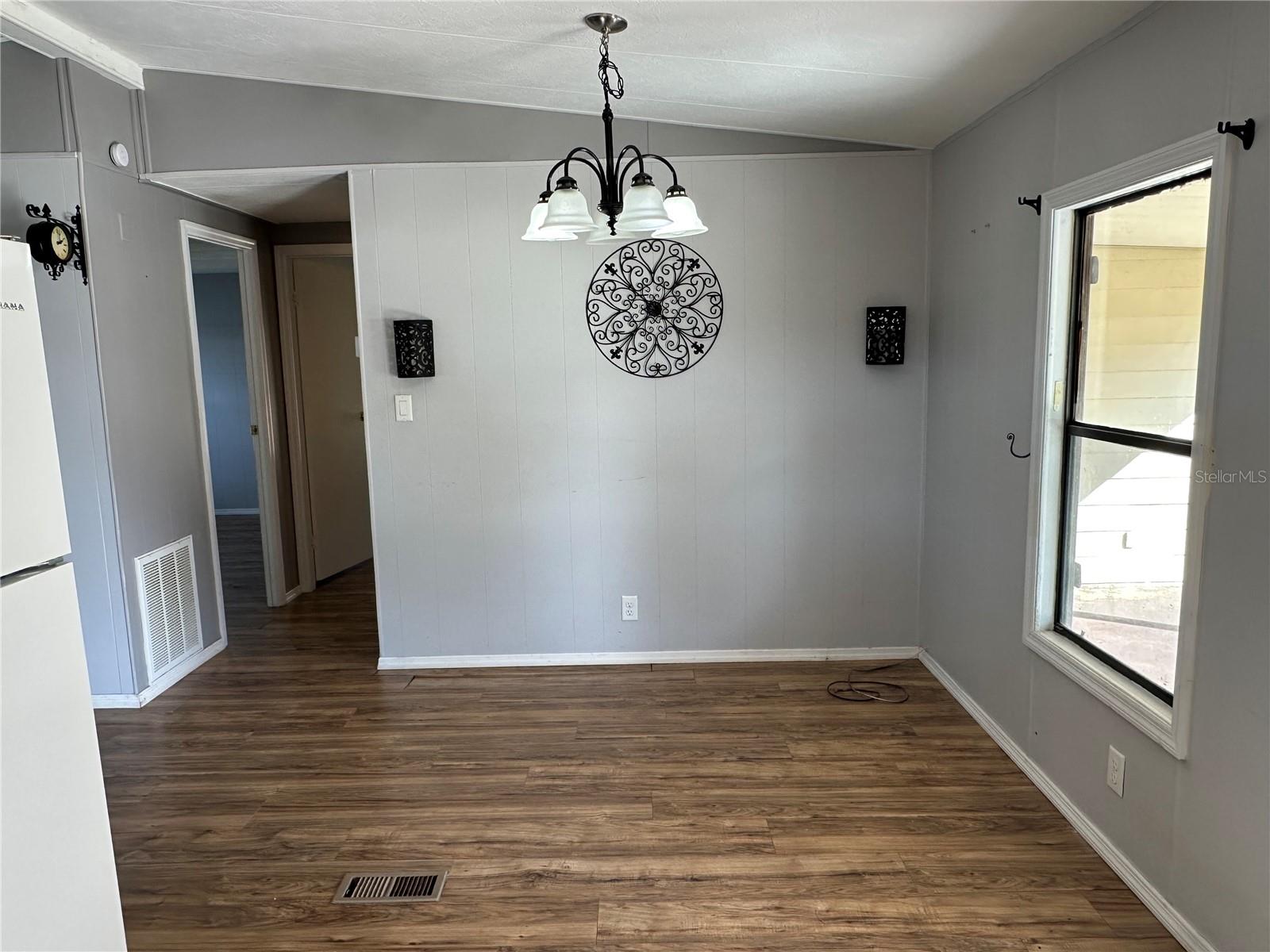 Image 9 of 25 For 2465 Putter Road 1368