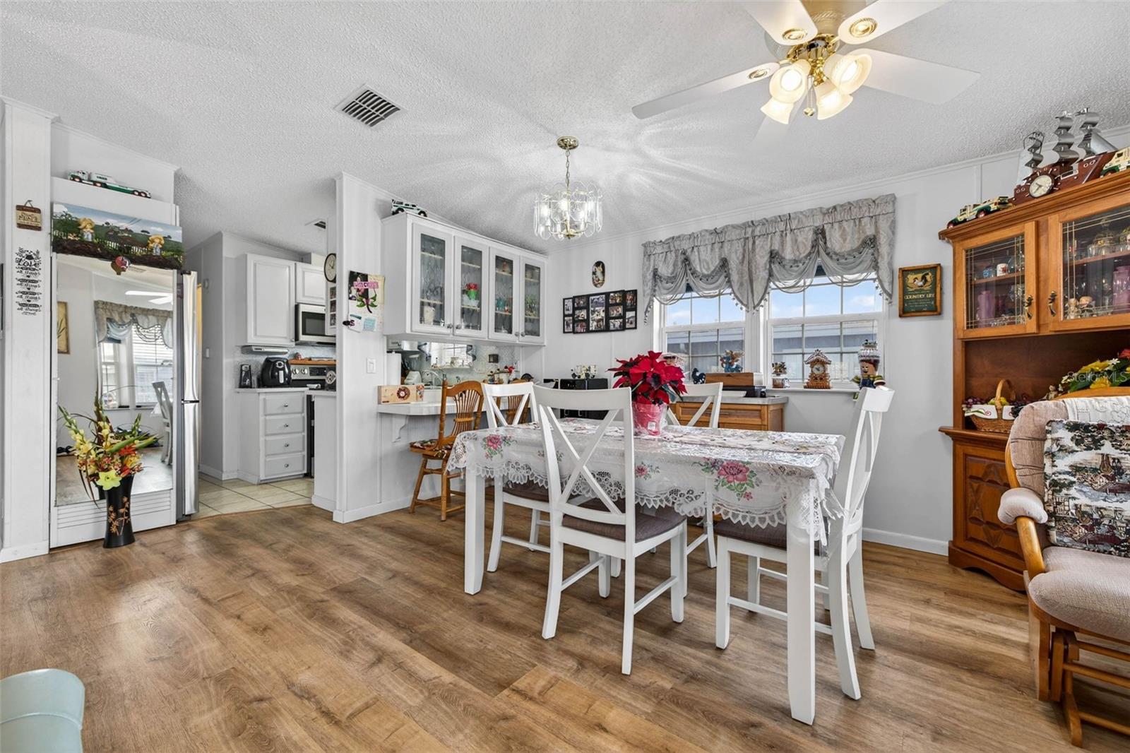 Image 14 of 37 For 35051 Condominium Boulevard