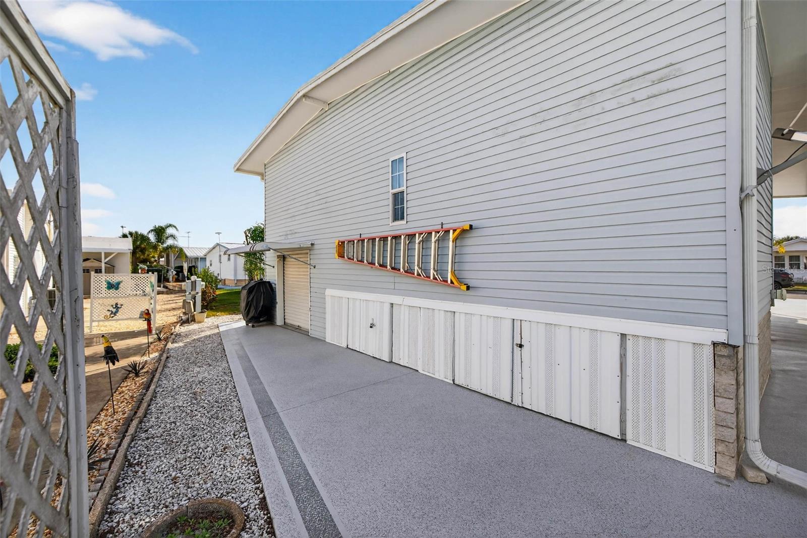 Image 31 of 37 For 35051 Condominium Boulevard