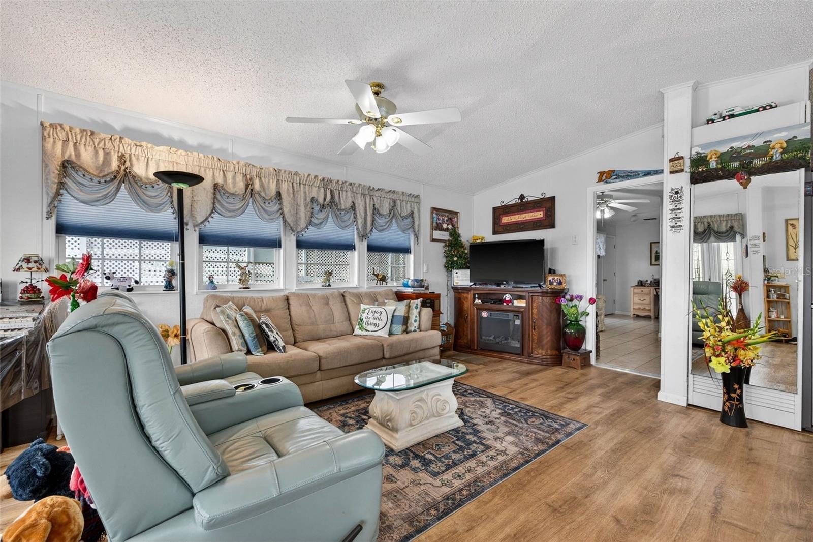 Image 5 of 37 For 35051 Condominium Boulevard