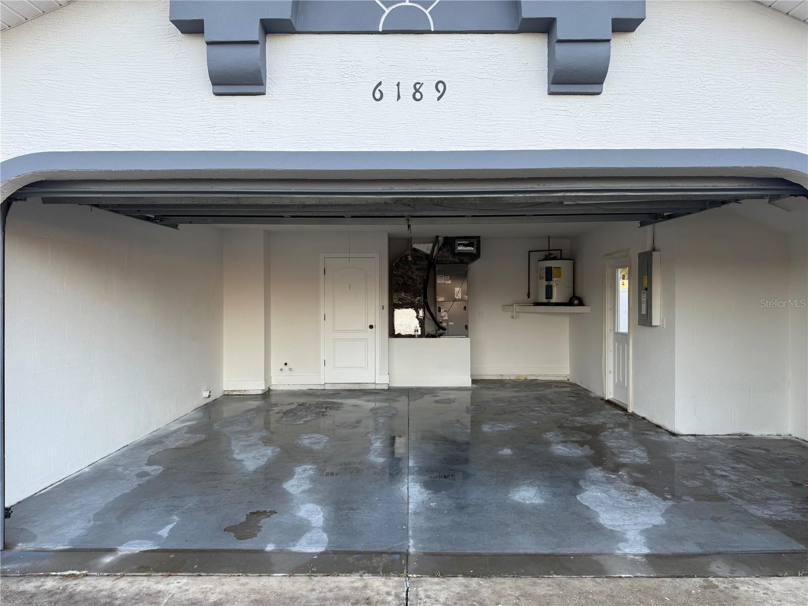 Listing photo id 8 for 6189 Schalekamp Drive