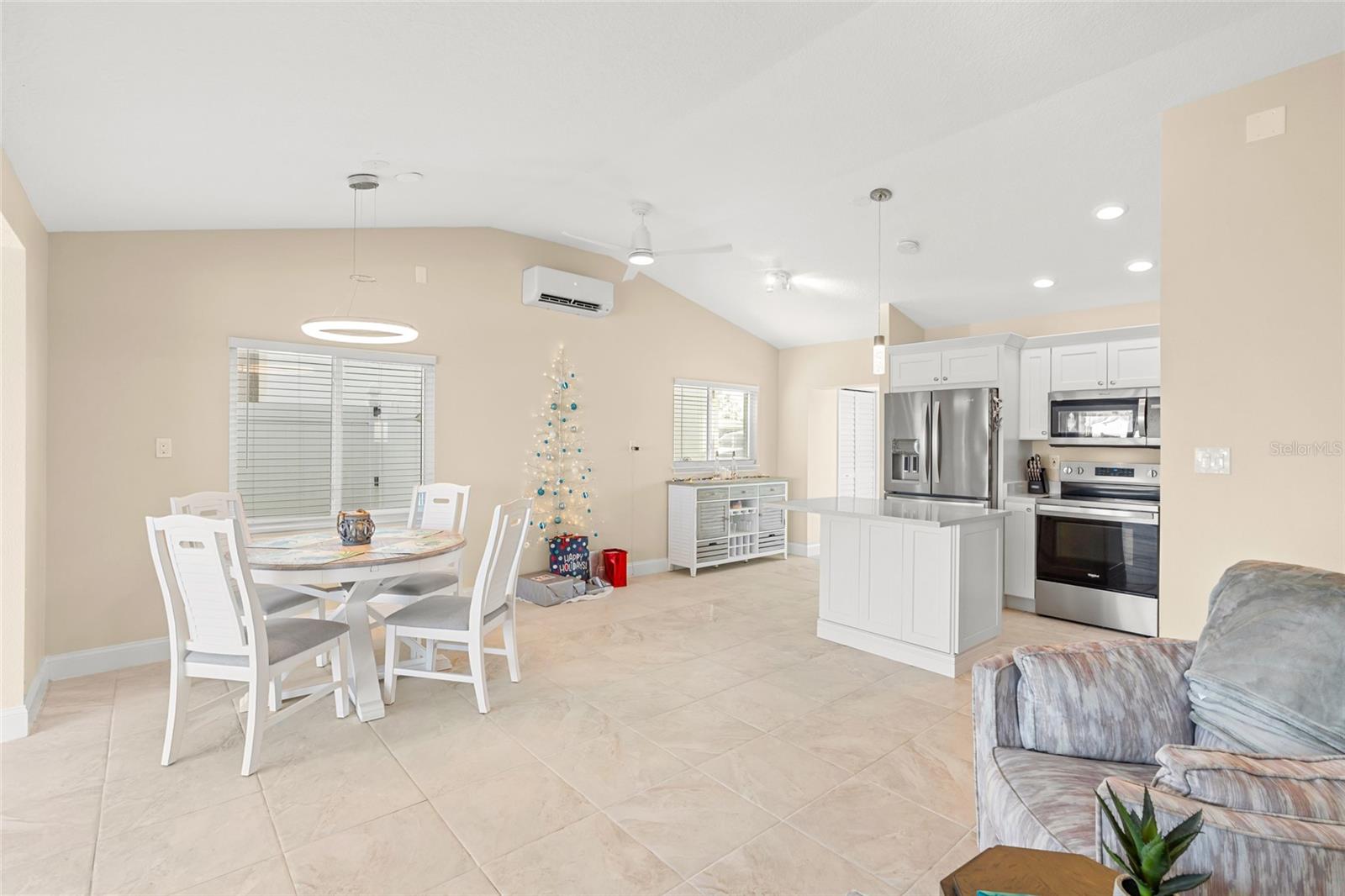 Image 14 of 39 For 14103 Parsley Drive