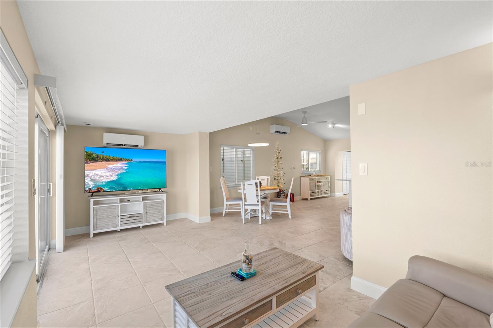 Image 19 of 39 For 14103 Parsley Drive