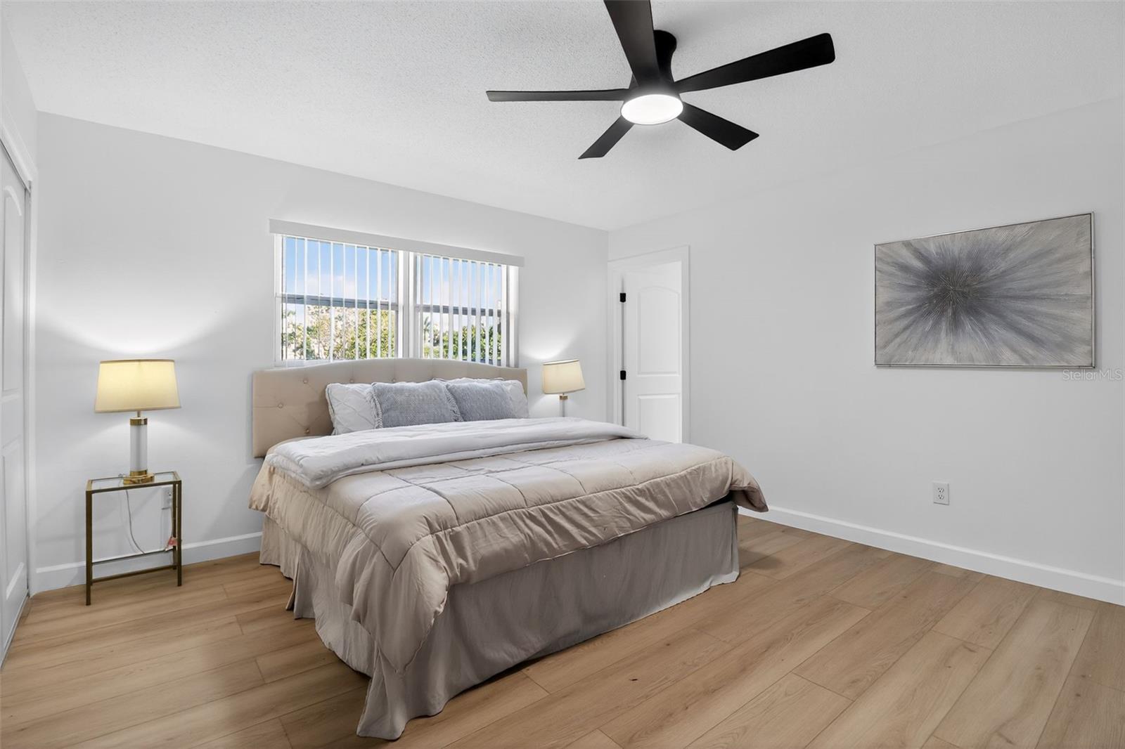 Image 13 of 30 For 4210 Palm Drive