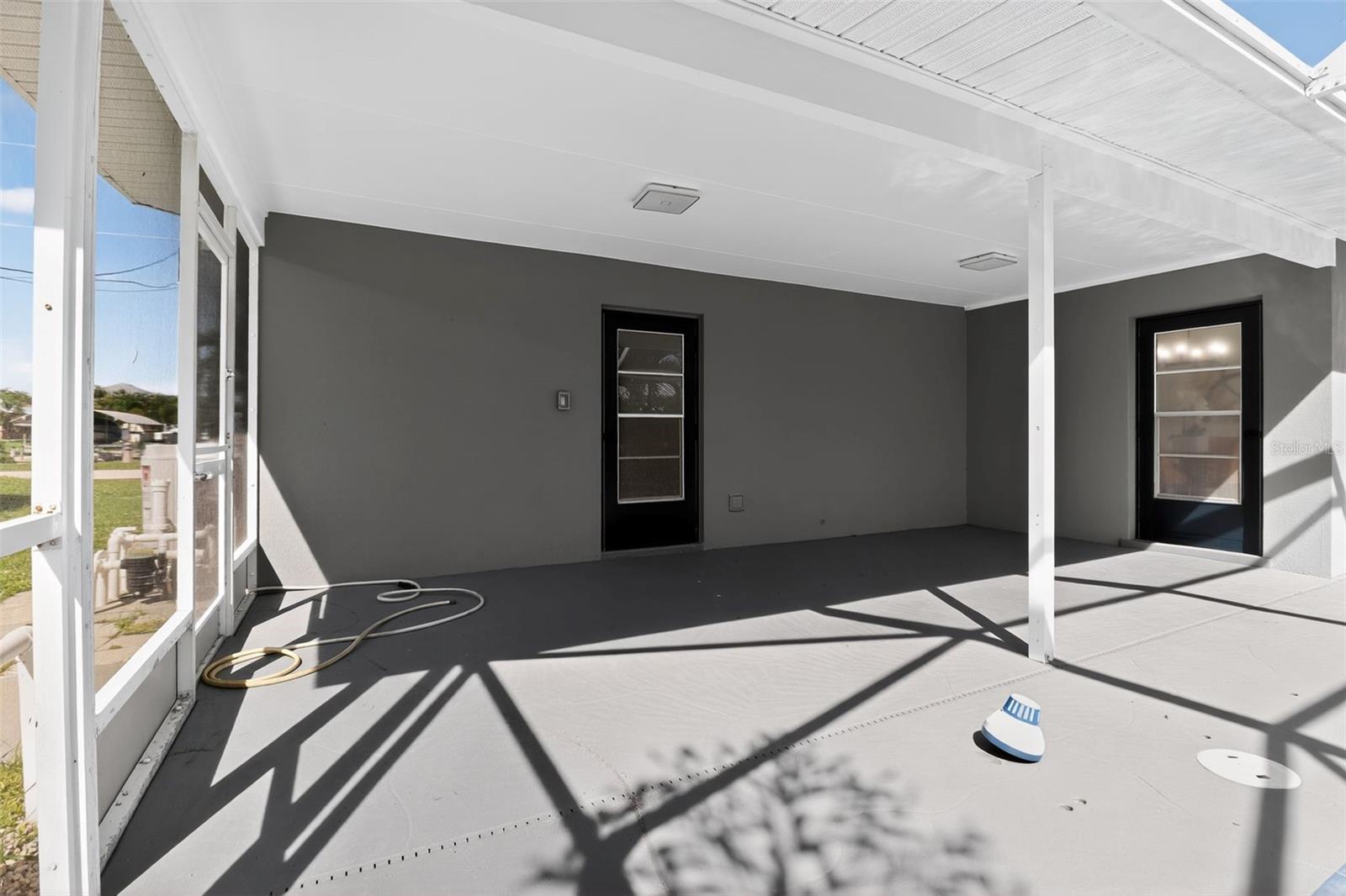 Image 25 of 30 For 4210 Palm Drive