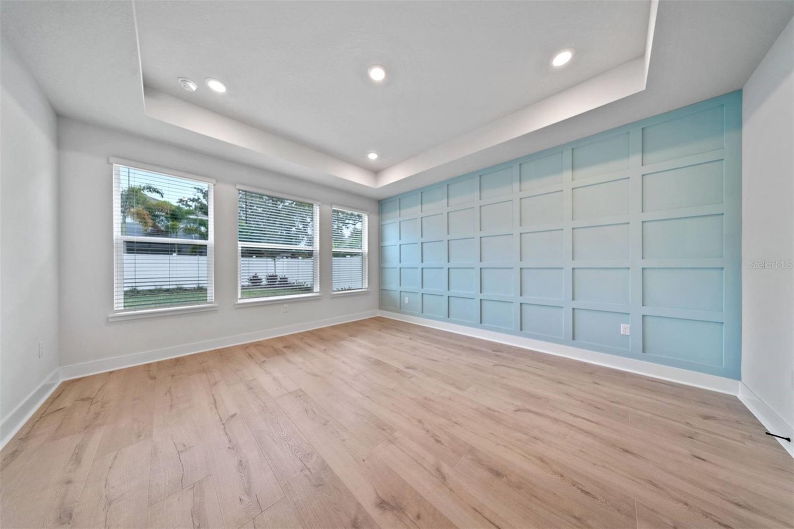 Listing photo id 8 for 3711 De Leon Street