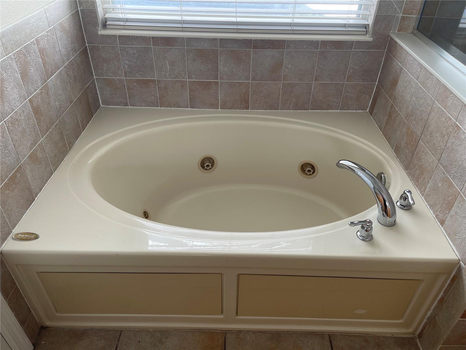 Image 5 of 6 For 9003 Grand Bayou Court