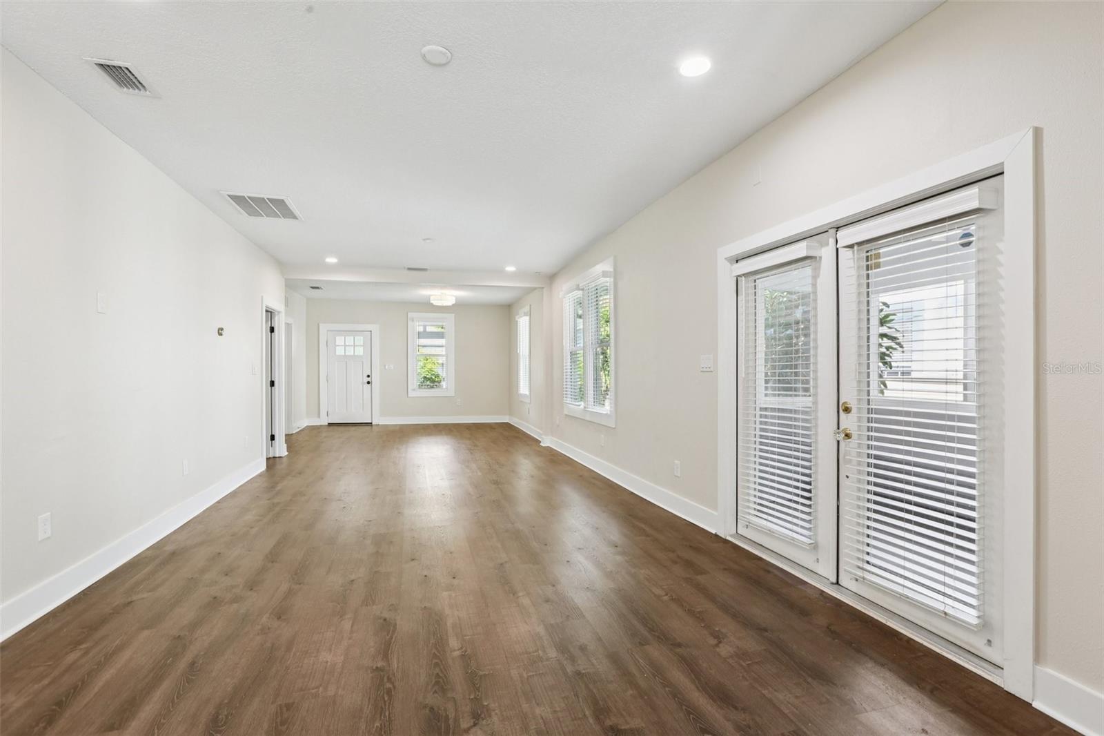 Image 11 of 43 For 1209 E 17th Ave Avenue