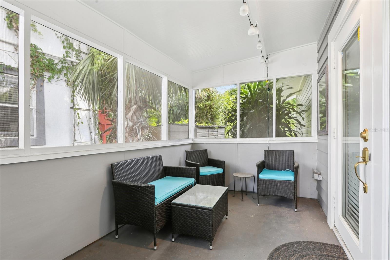 Image 6 of 43 For 1209 E 17th Ave Avenue