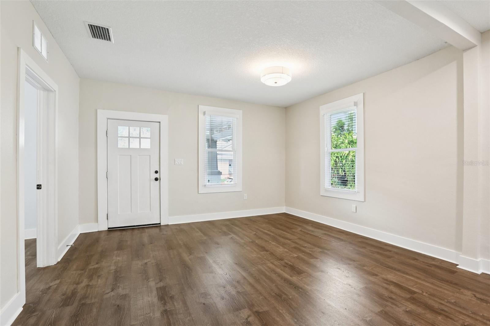 Image 9 of 43 For 1209 E 17th Ave Avenue