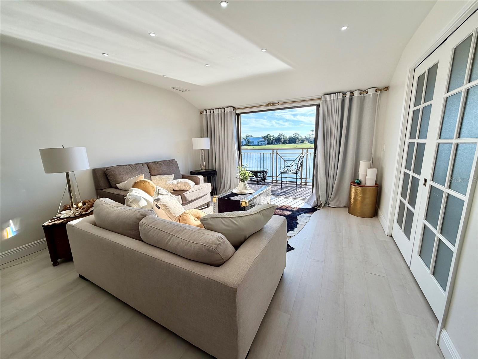 Listing photo id 1 for 29230 Bay Hollow Drive 3282