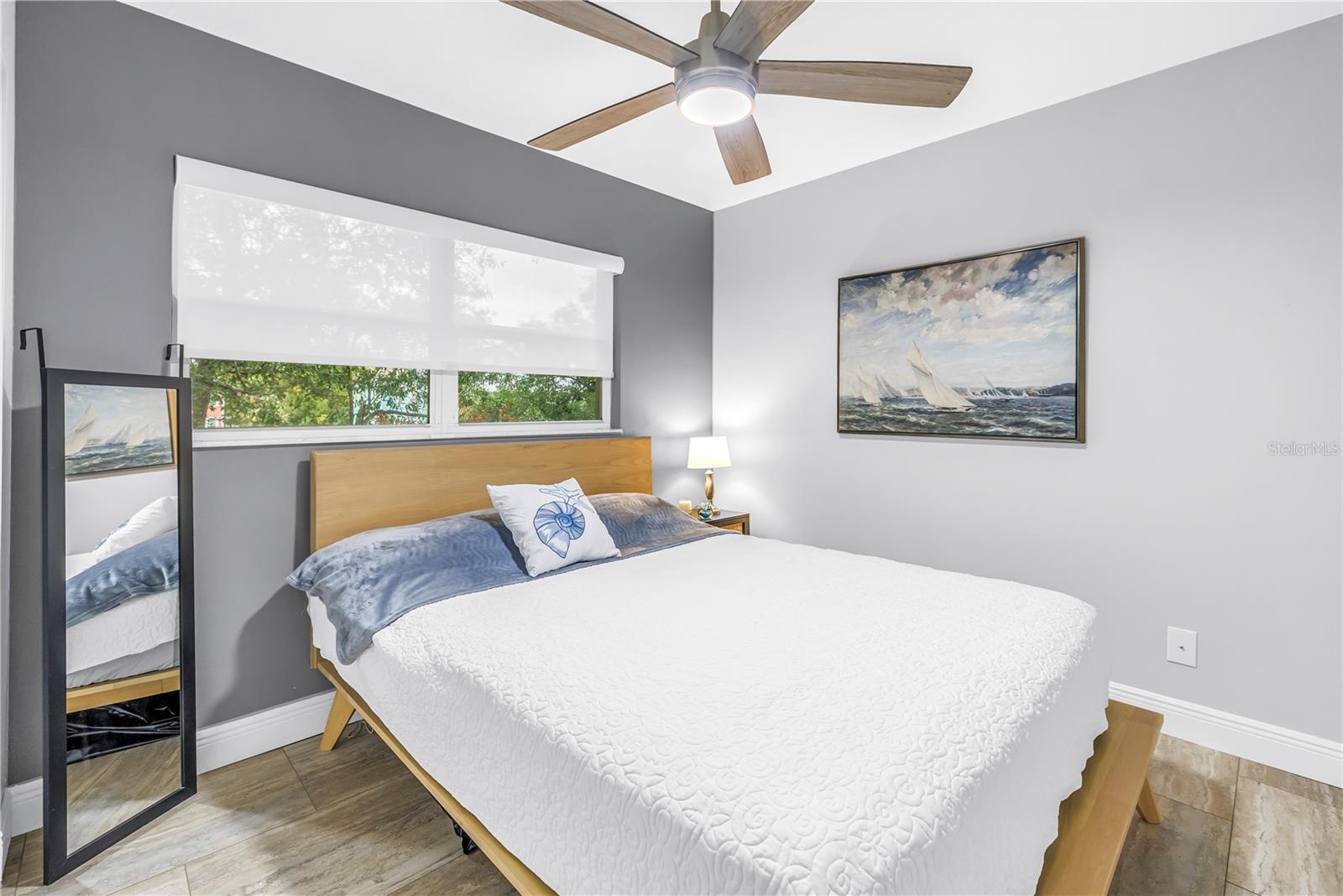 Image 12 of 27 For 224 6th Avenue N 7