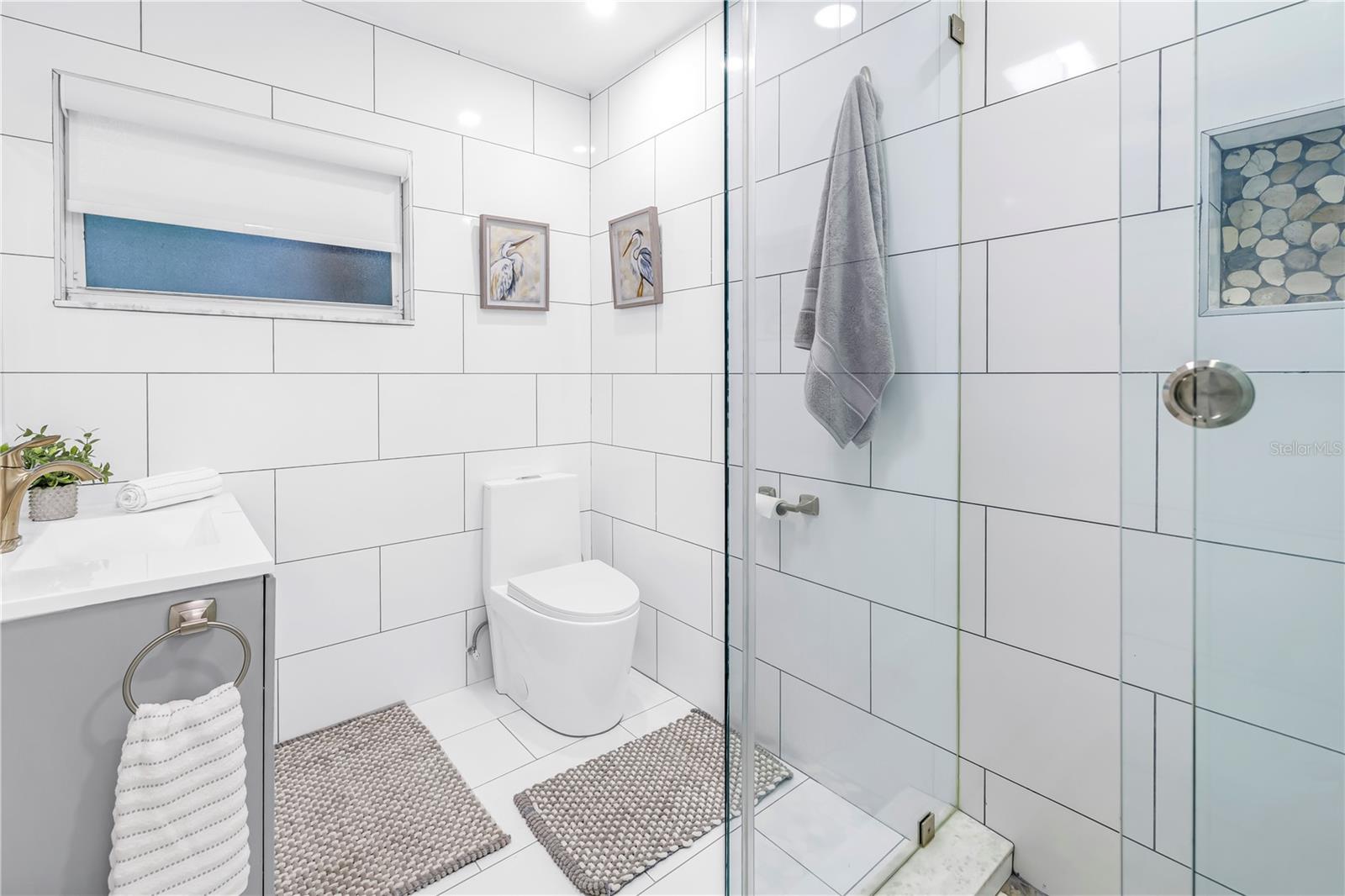 Image 16 of 27 For 224 6th Avenue N 7